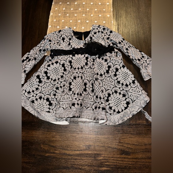 Isobella & Chloe Black & White Lace Top Sz. 4T - Picture 1 of 8
